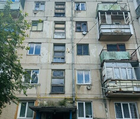 A destroyed house  in the town of Luch, Mykolaivska region, Ukraine 

The walls of a multi-storey building in the small town of Luch, in southern Ukraine, are heavily pockmarked with shrapnel. In the larger holes, birds have already built nests. As well as on the balconies and in the apartments themselves.  In the spring of 2022, the front line passed through the town. Active fighting lasted for more than 8 months, and today there is not a single surviving house here. 